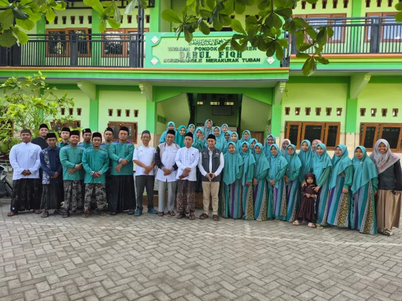 UPZ SIG TAQWA Semen Indonesia Pabrik Tuban Serahkan Bizaroh untuk Guru TPA dan TPQ di Tiga Kecamatan